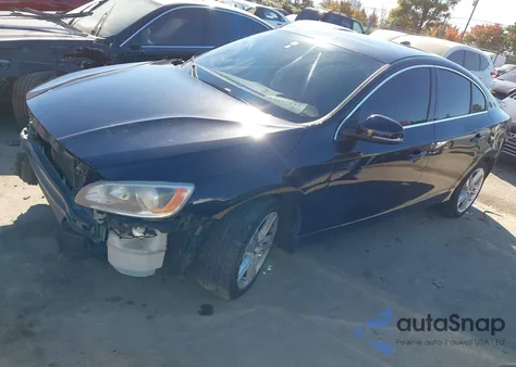 2014 Volvo S60 T5/T5 Platinum/T5 Premier/T5 Premier Plus из США, поврежденный, VIN YV1612FS8E2295463